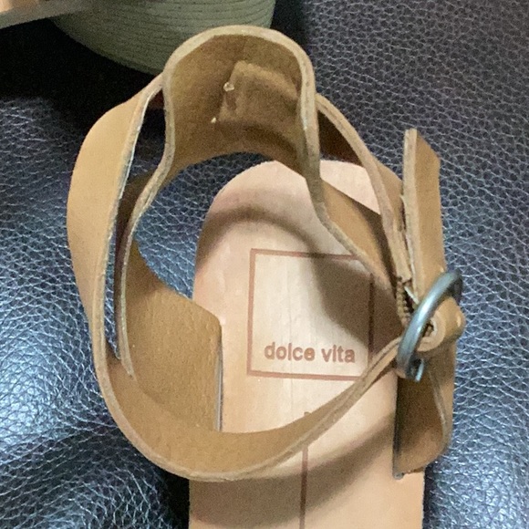 Dolce Vita sandal. Saddle colored leather with unique heel. - Picture 3 of 4
